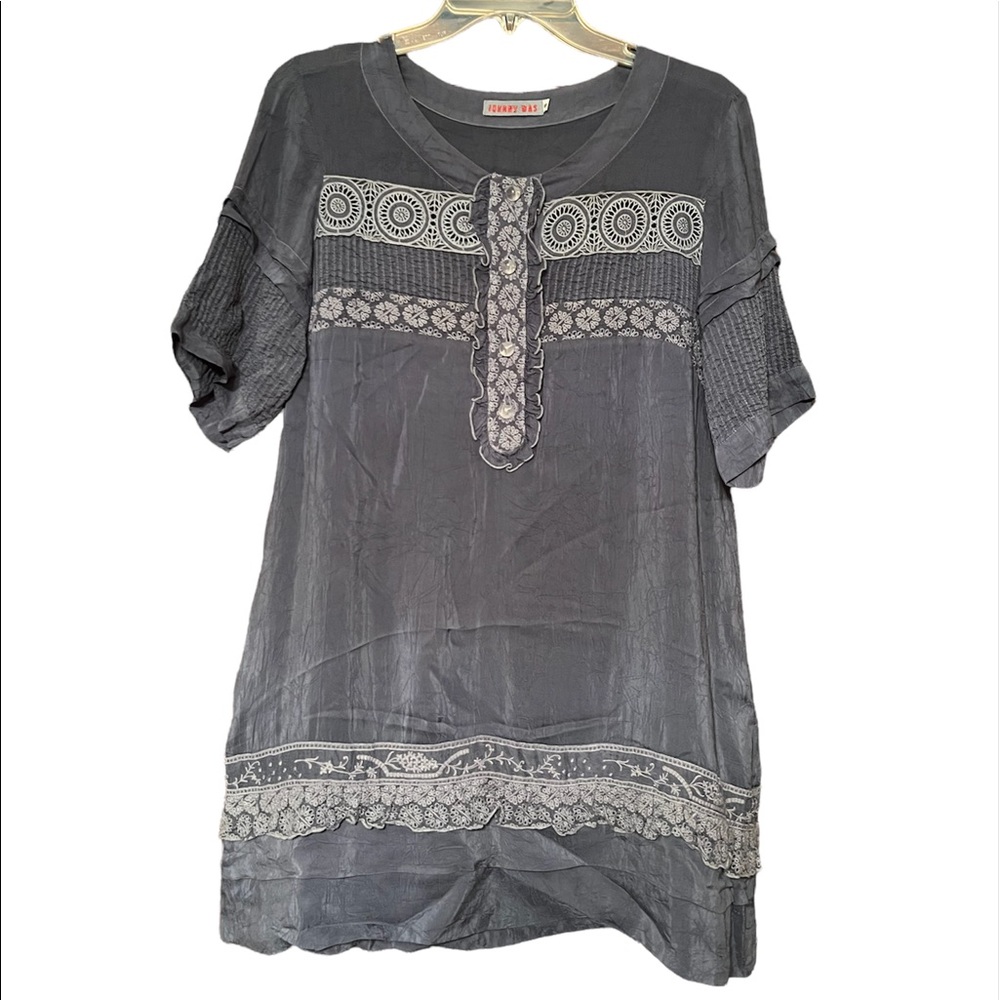 Johnny Was. Dusty blue tunic with pockets. Size small